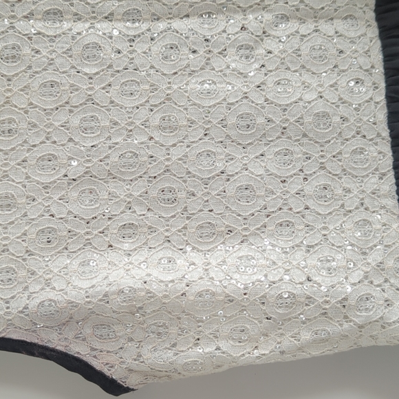 Semi formal dress, size large - Picture 2 of 6